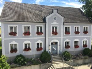 Rathaus, Ansicht von der Hauptstraße